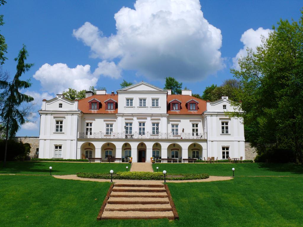 Dwor Zbozenna Hotel Przysucha Exterior photo